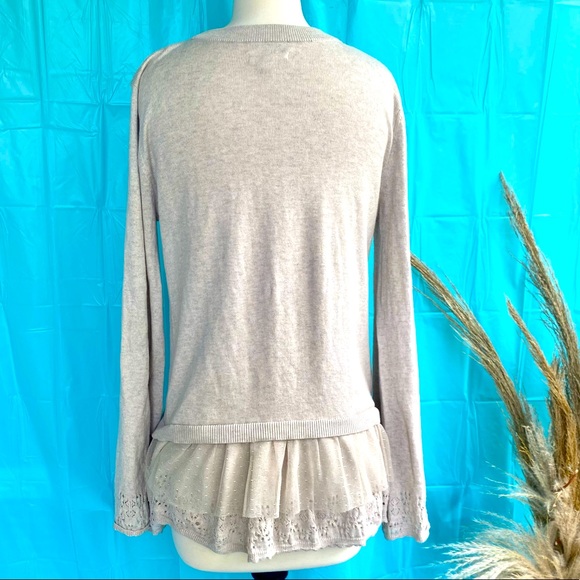 LC Lauren Conrad Eyelet Tulle Trim Sweater size M - Picture 6 of 8